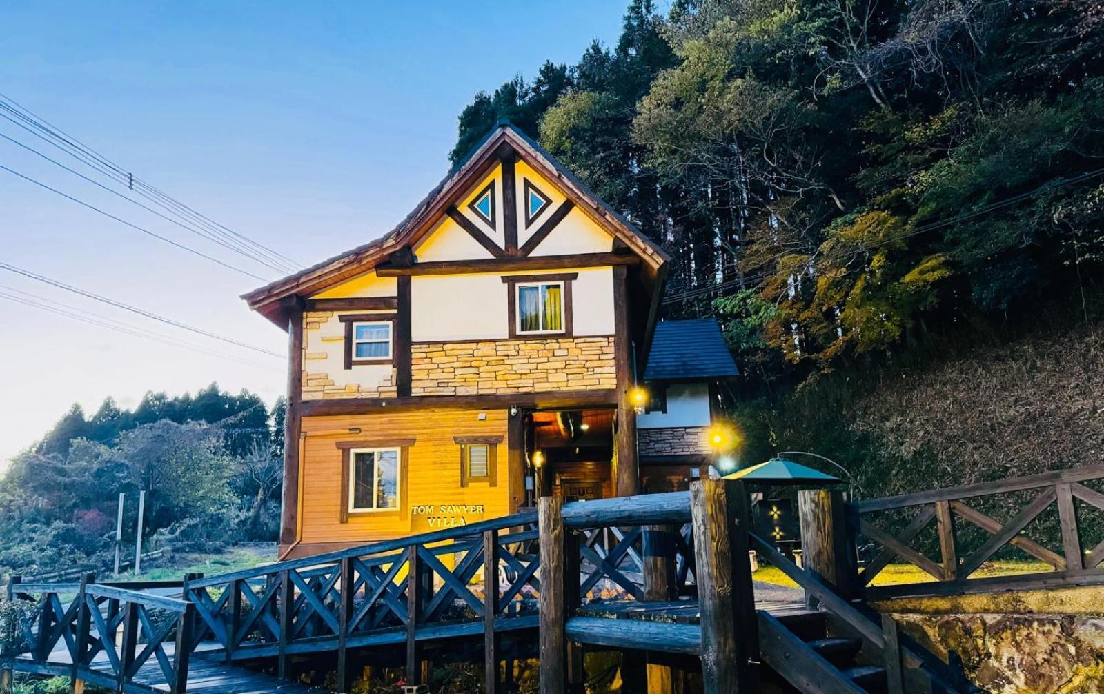 Yufuin Log House No Yado Tom Sawyer Hotell Eksteriør bilde